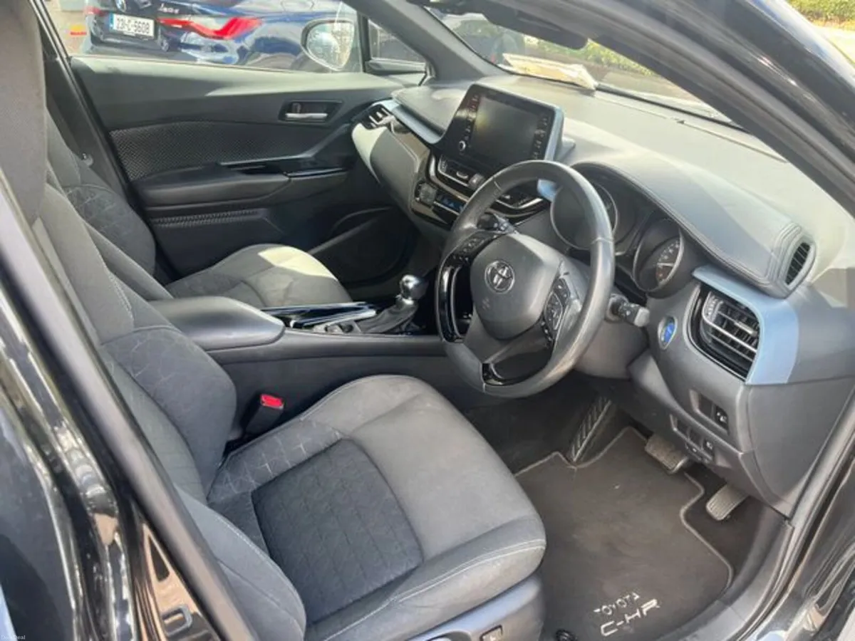 Toyota C-HR 1.8 Hybrid Sport 4DR Auto - Image 5