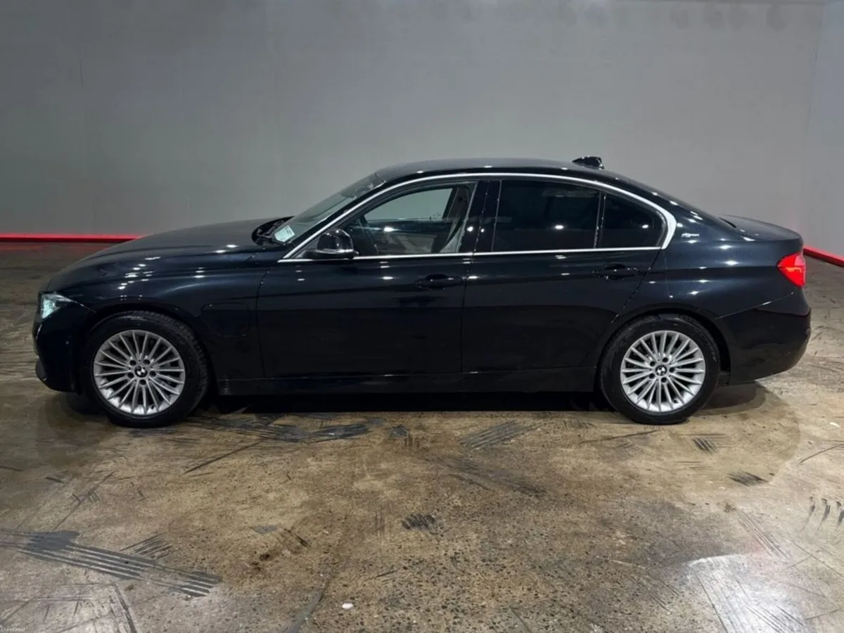 BMW 3-Series 330e 2.0 HYBRID - MULTI FUNCTION STEE - Image 6