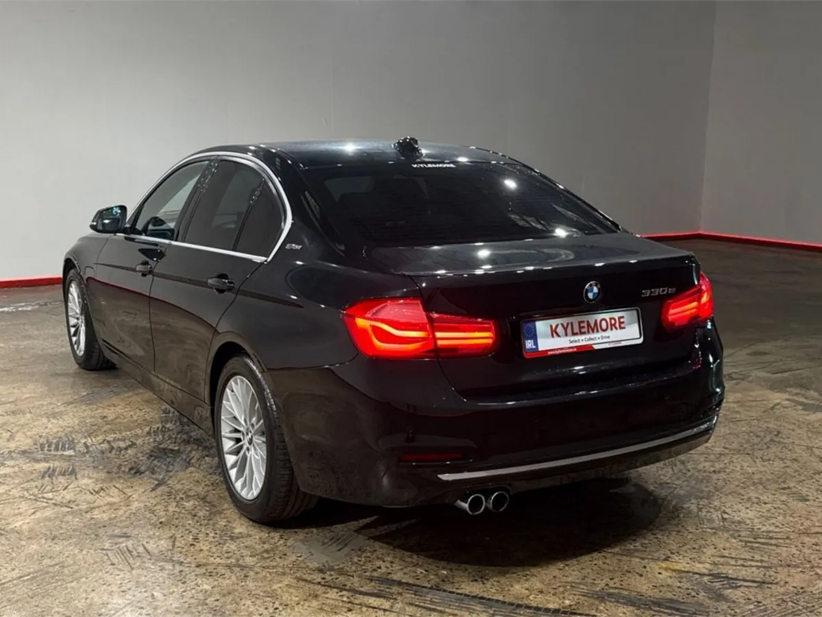 BMW 3-Series 330e 2.0 HYBRID - MULTI FUNCTION STEE - Image 5