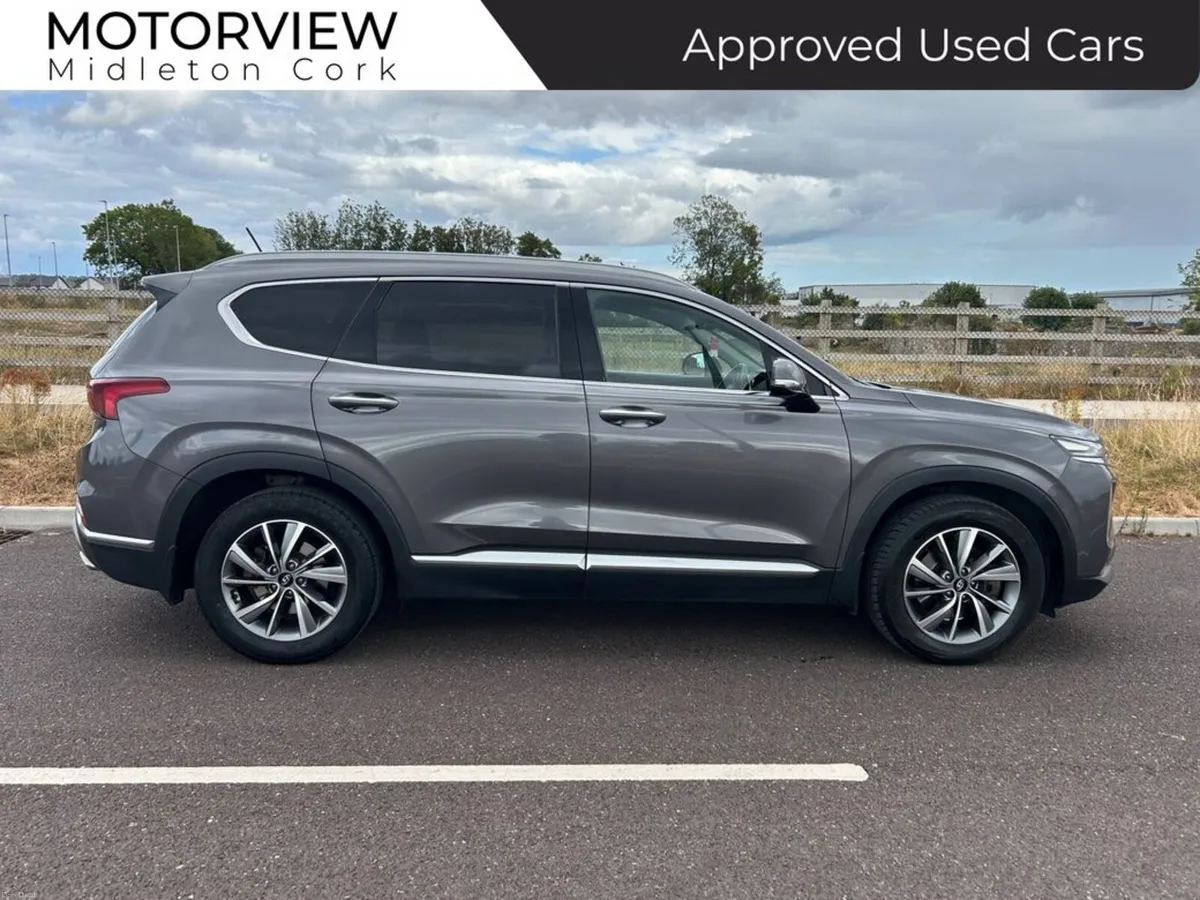 Hyundai Santa Fe 4WD Executive Plus 5DR - Image 2