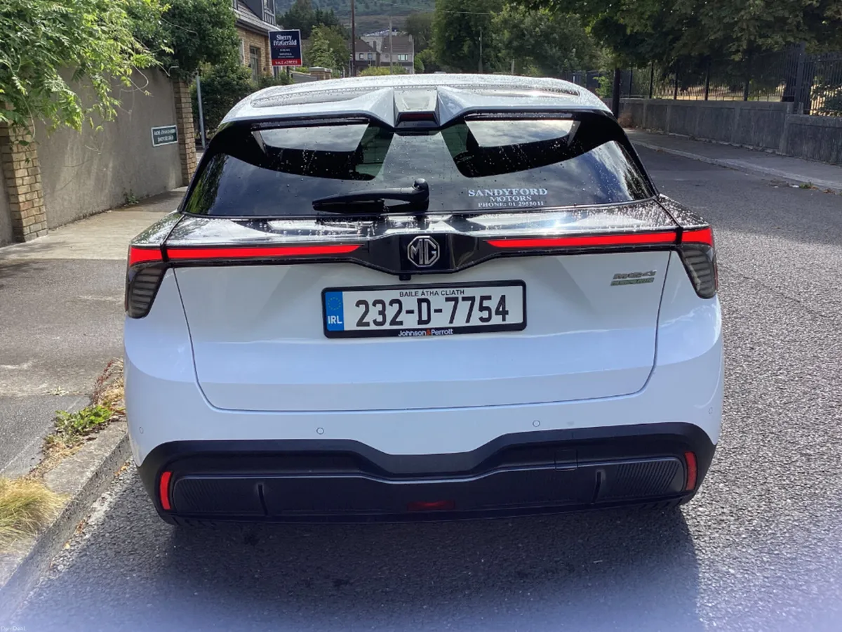 MG 4 LR - Exclusive-64kwh 5DR Auto - Image 5