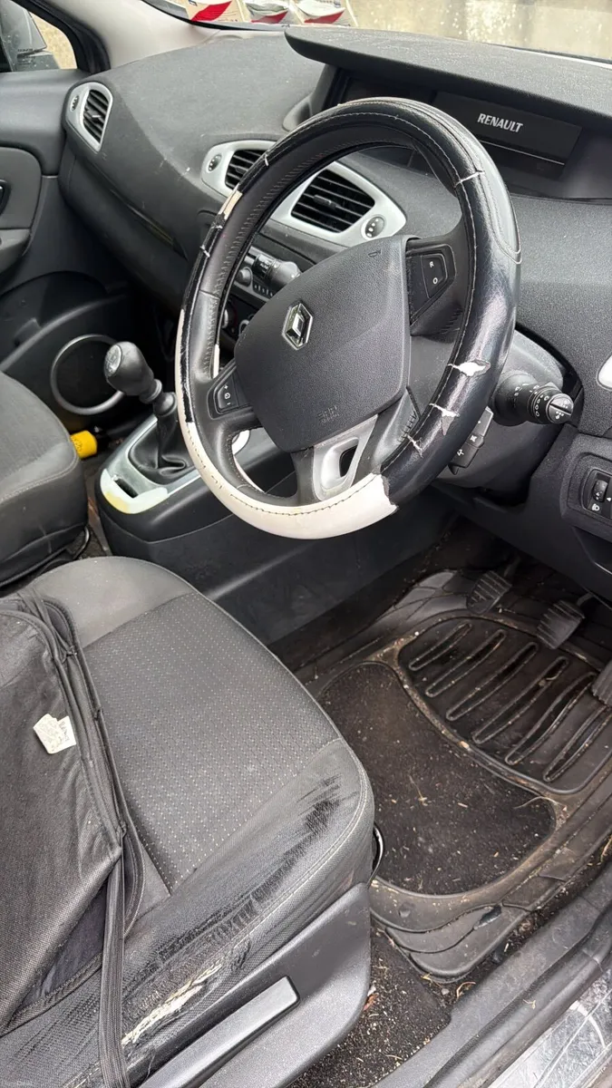 Renault Grand Scenic 2010 - Image 2