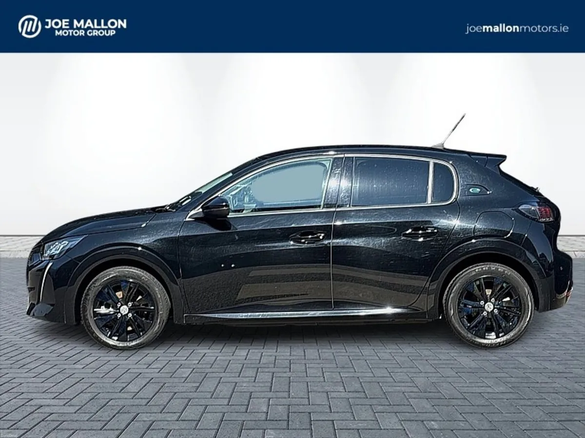 Peugeot 208 Electric 136bhp (50 kWh) Allure Black - Image 4
