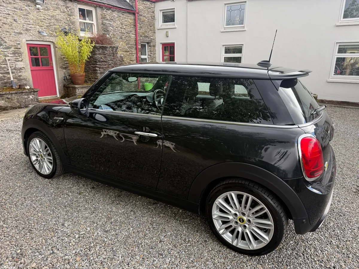 2021 Mini Cooper S Electric - Level 2 - Image 4