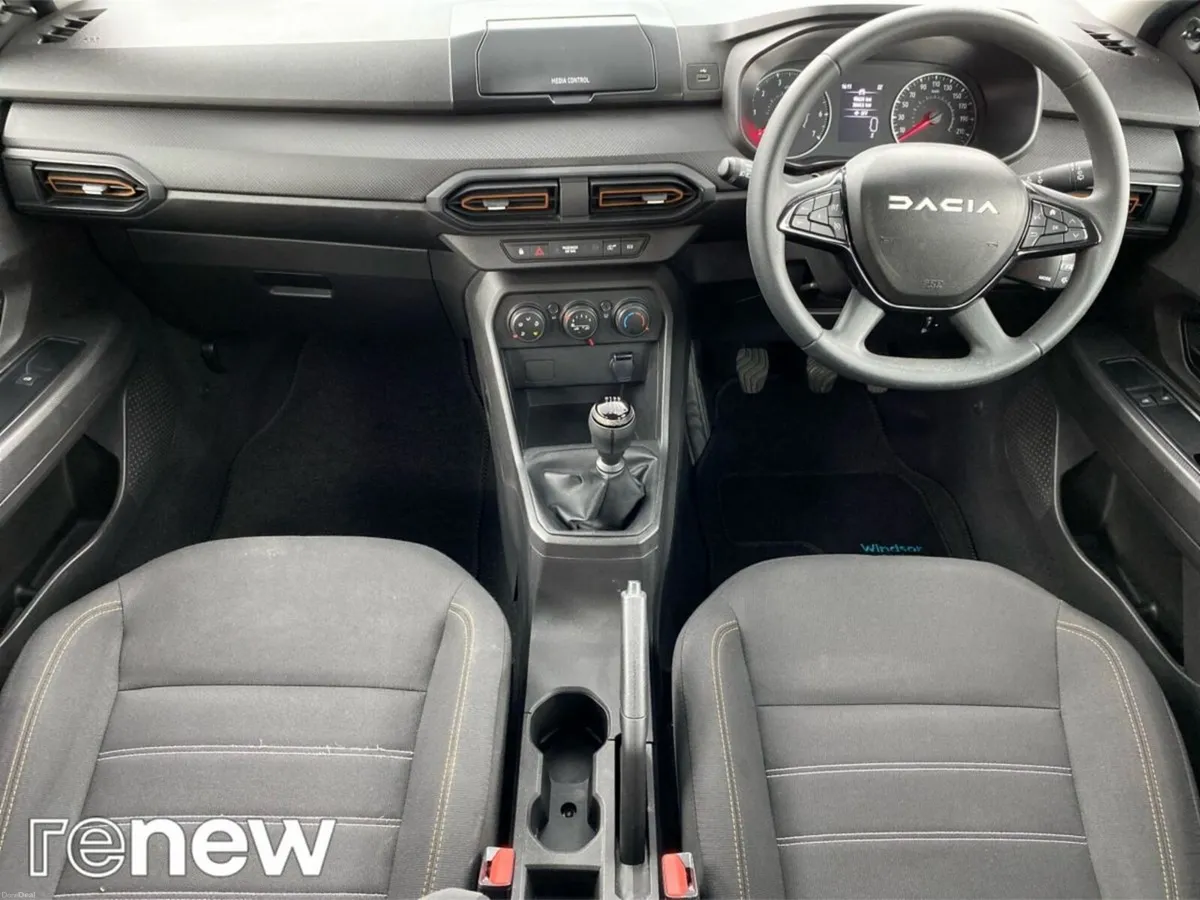 Dacia Sandero Stepway TCe 90 STEPWAY Essential - Image 2