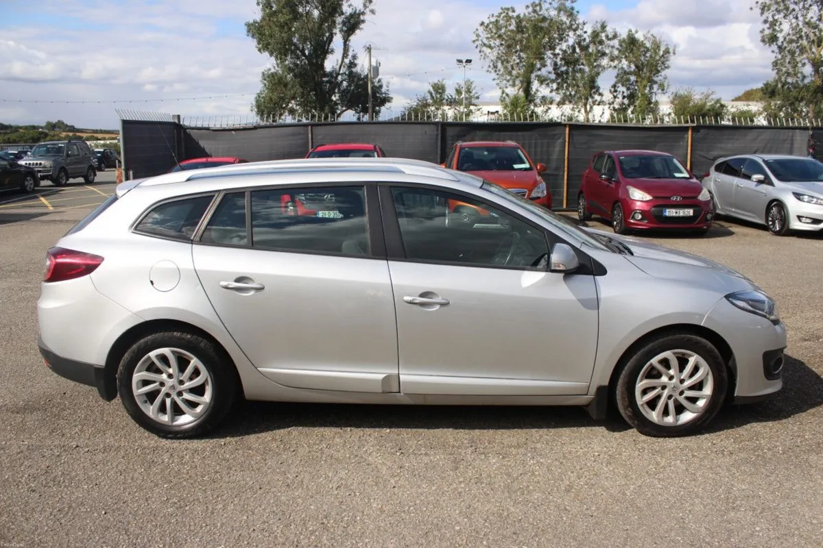 Renault Megane dCi 95 DYNAMIQUE - TENDER 36 - CLUT - Image 2