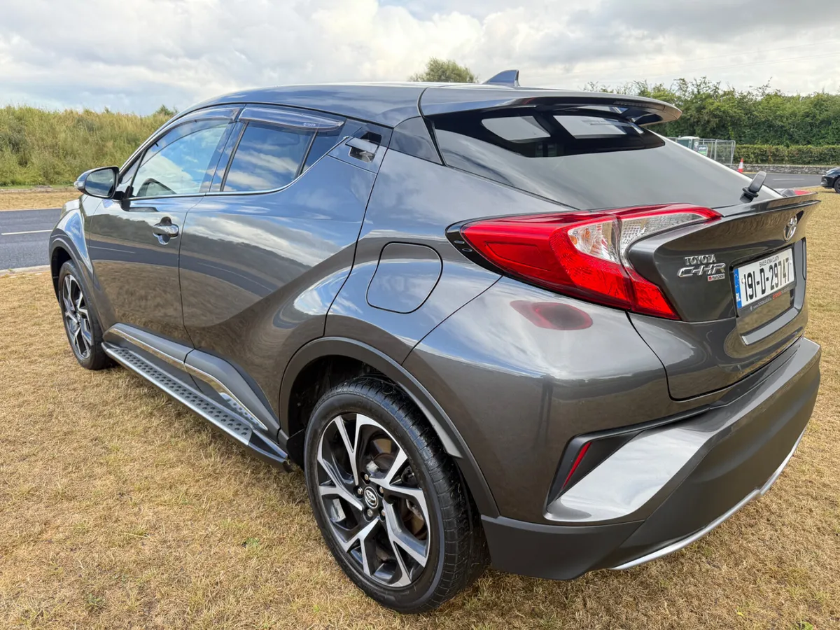 1.2 TURBO MANUAL WITH LEATHER INTERIOR - Image 6
