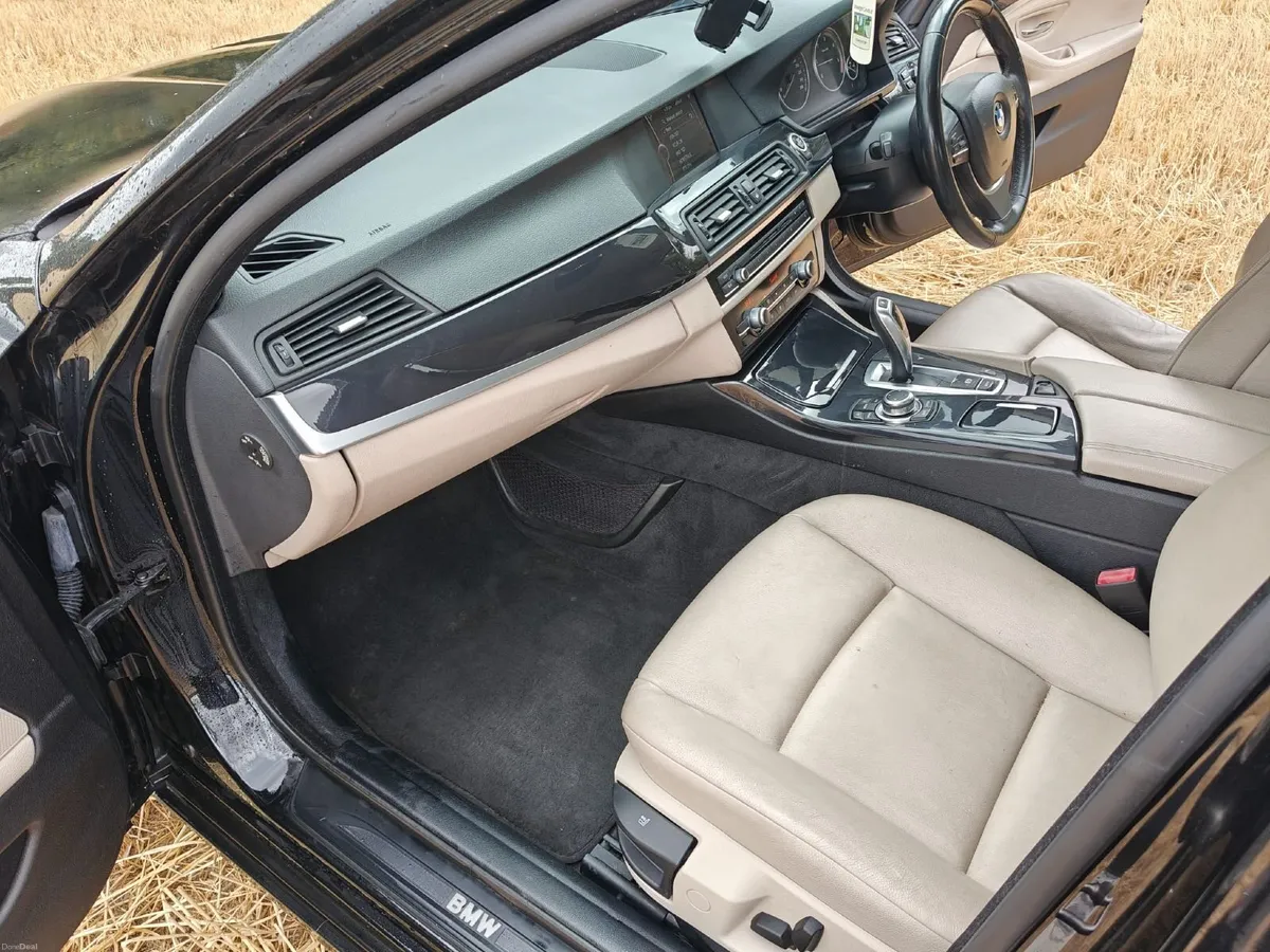 BMW 5-Series 2011 - Image 3