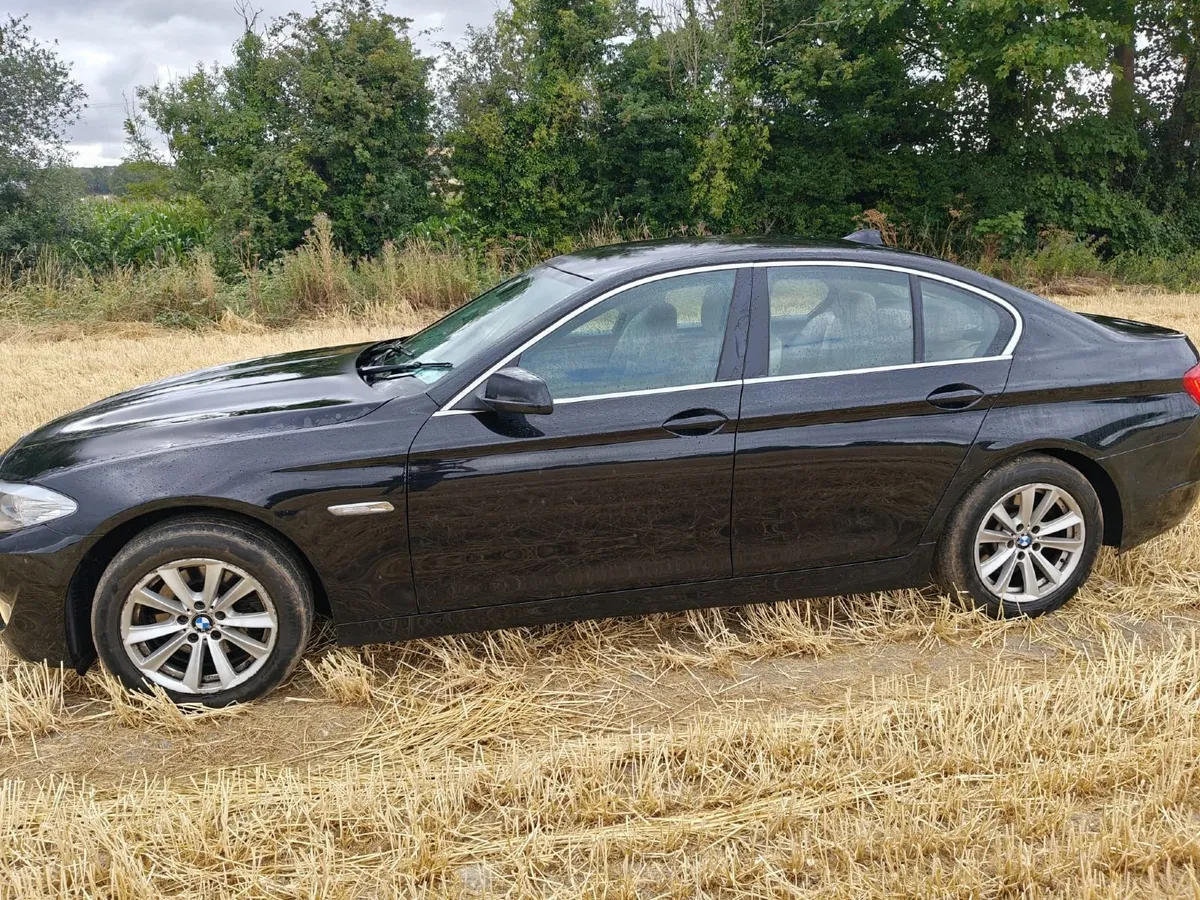 BMW 5-Series 2011 - Image 5