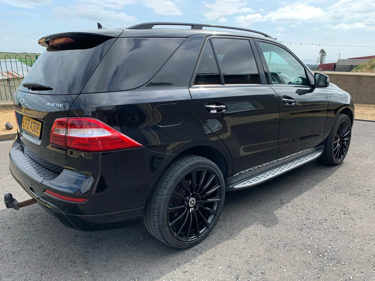 Mercedes-Benz ML-Class 2012 - Image 2