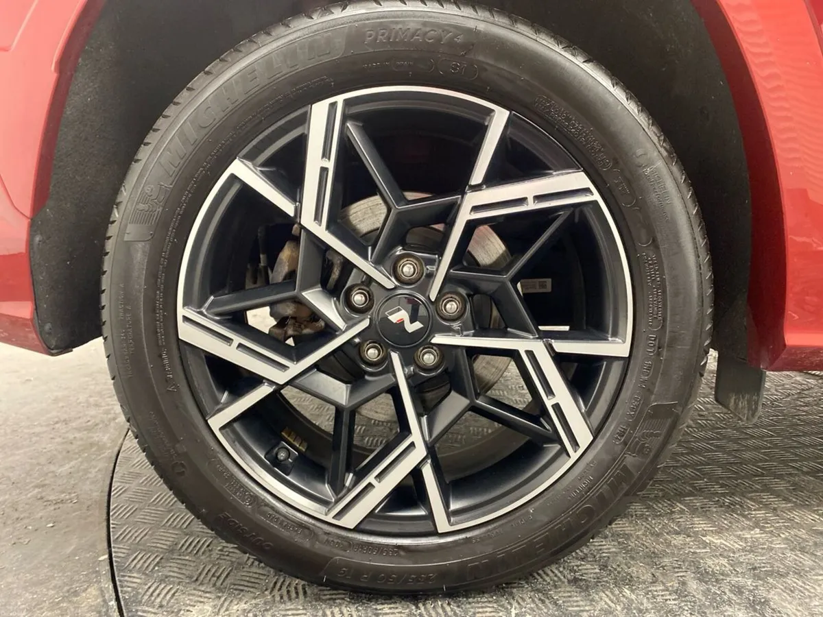 Hyundai Tucson 4WD N Line PHEV Auto 2 Tone Roof - Image 5