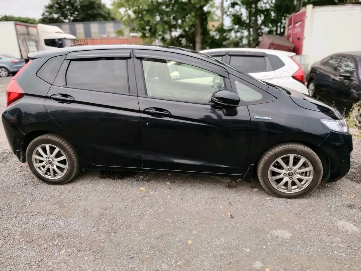 Honda fit hybird - Image 4