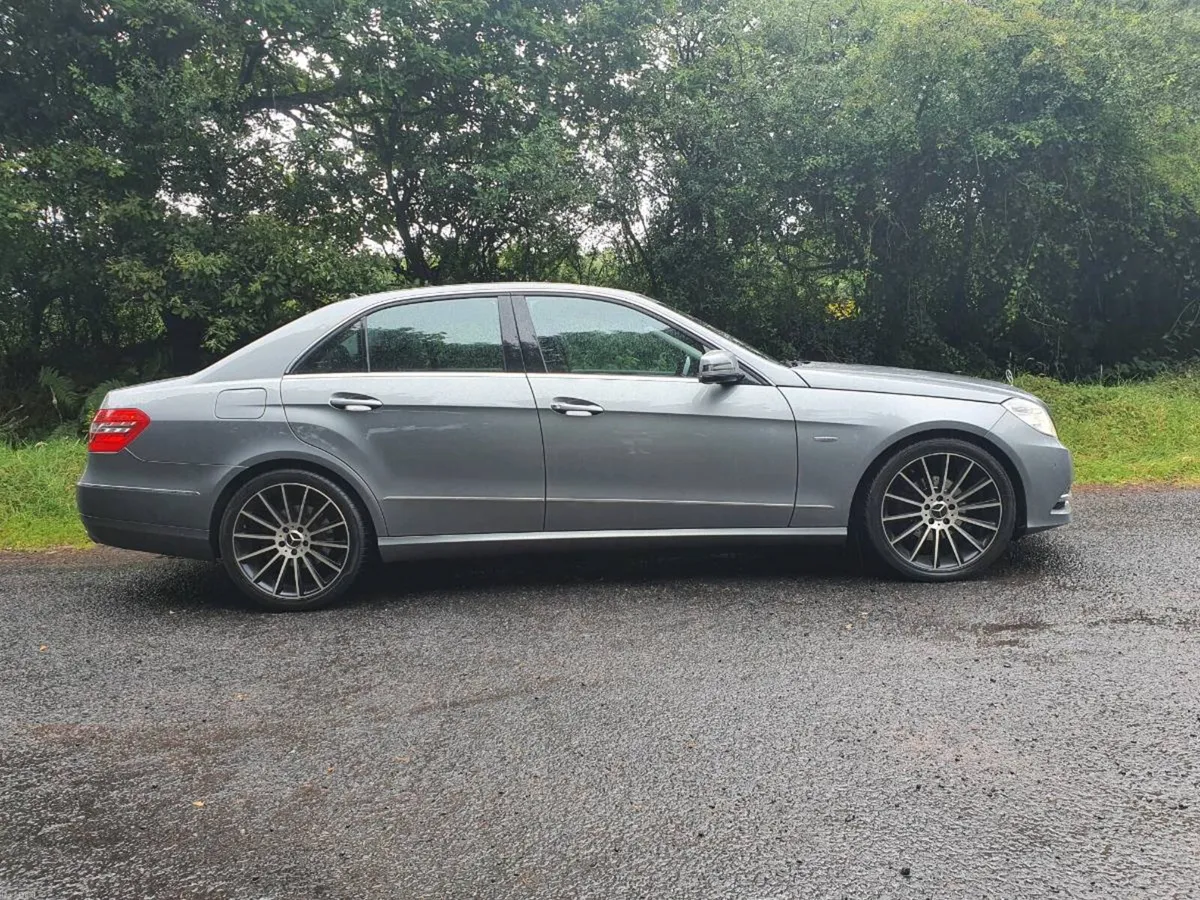 MERCEDES-E-CLASS AUTO  RARE EXECUTIVE MODEL220 CDI - Image 1