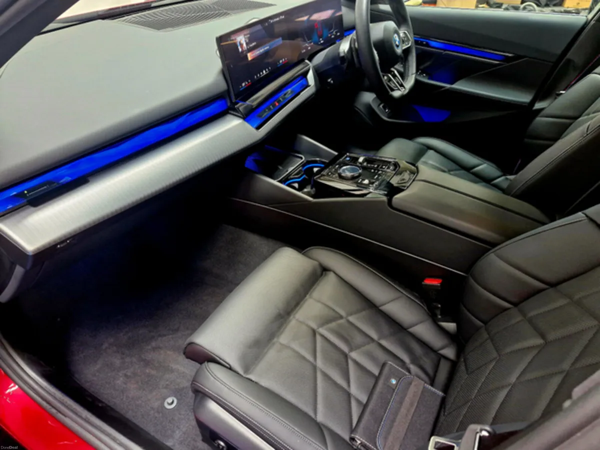 M SPORT PRO ( INDIVIDUAL ) - Image 4