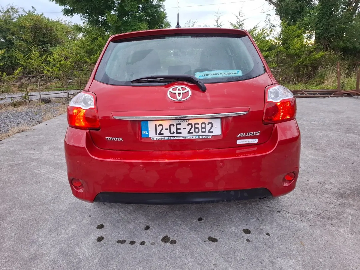 Toyota Auris 2012 - Image 5