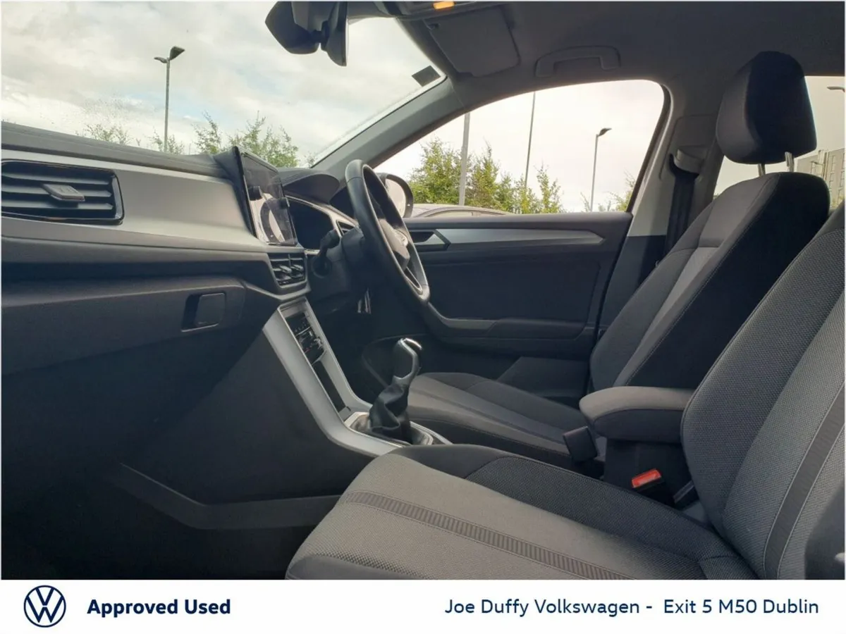 Volkswagen T-Roc LIFE 1.0 TSI 110HP MANUAL - Image 3