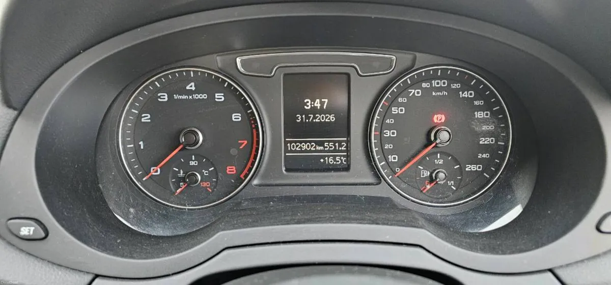 Audi Q3 - Image 6