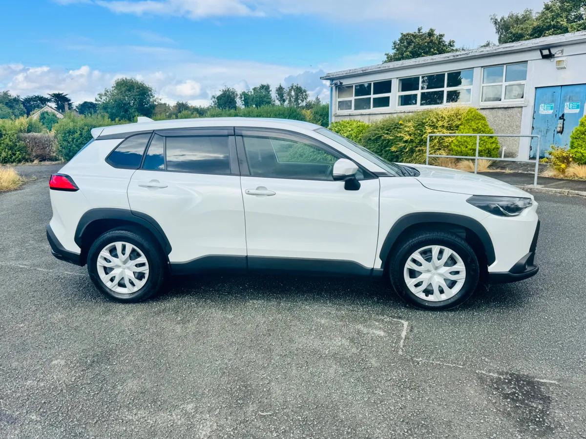 TOYOTA COROLLA CROSS HYBRID EXCELLENT COND HI SPEC - Image 6