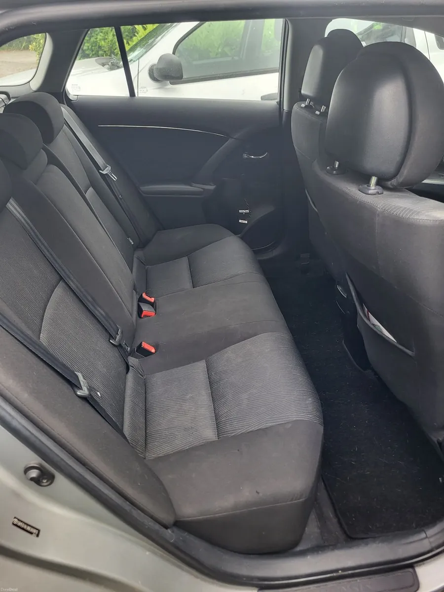 Toyota Avensis 2010 - Image 5