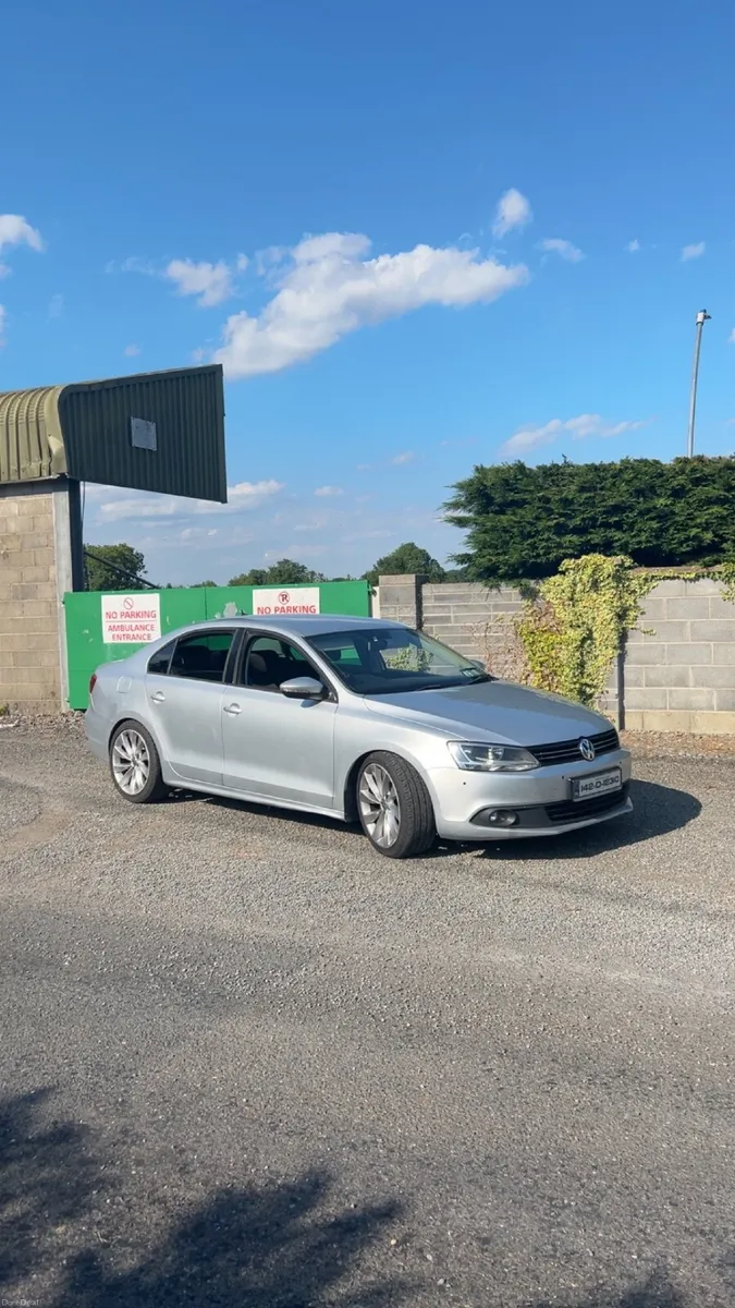 Volkswagen Jetta 2014 - Image 3