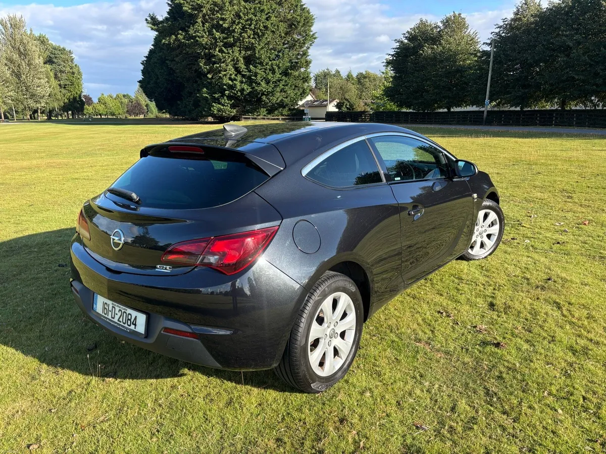 Opel Astra GTC SRI - Image 4