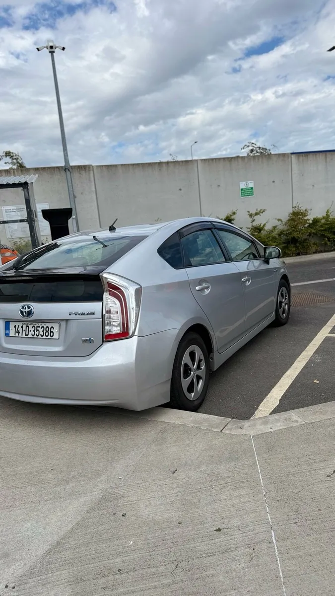 Toyota Prius 2014 - Image 5