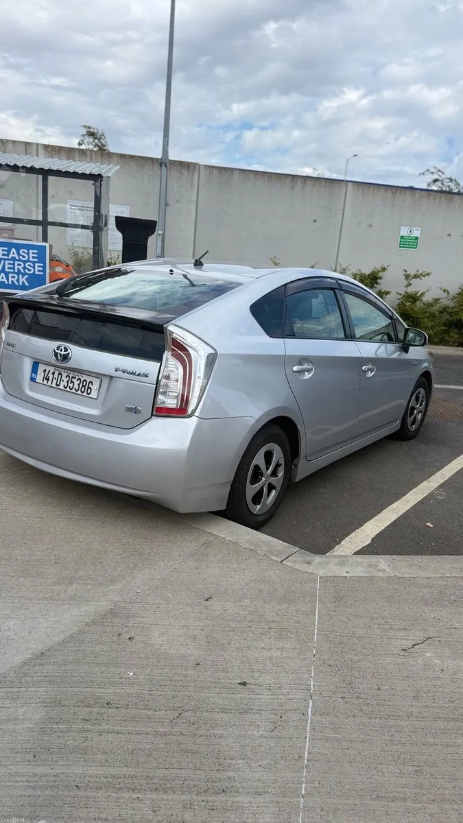 Toyota Prius 2014 - Image 3