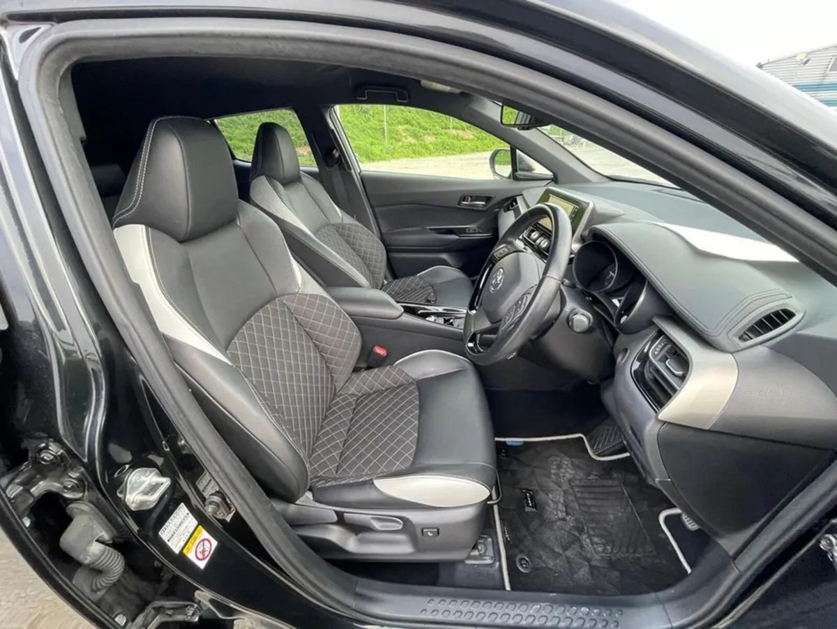 Toyota C-HR G Mode Nero - Image 2