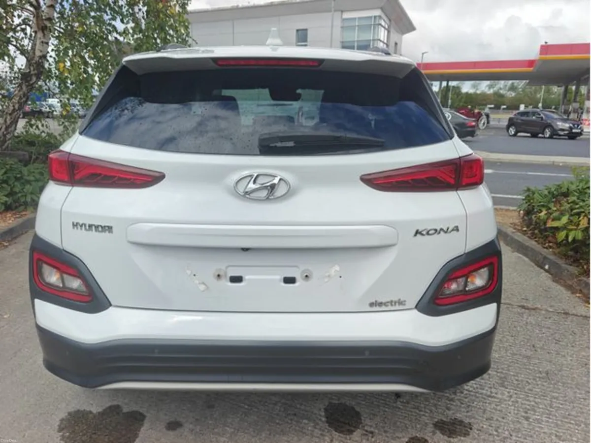 Hyundai KONA PREMIUM SE - Image 4
