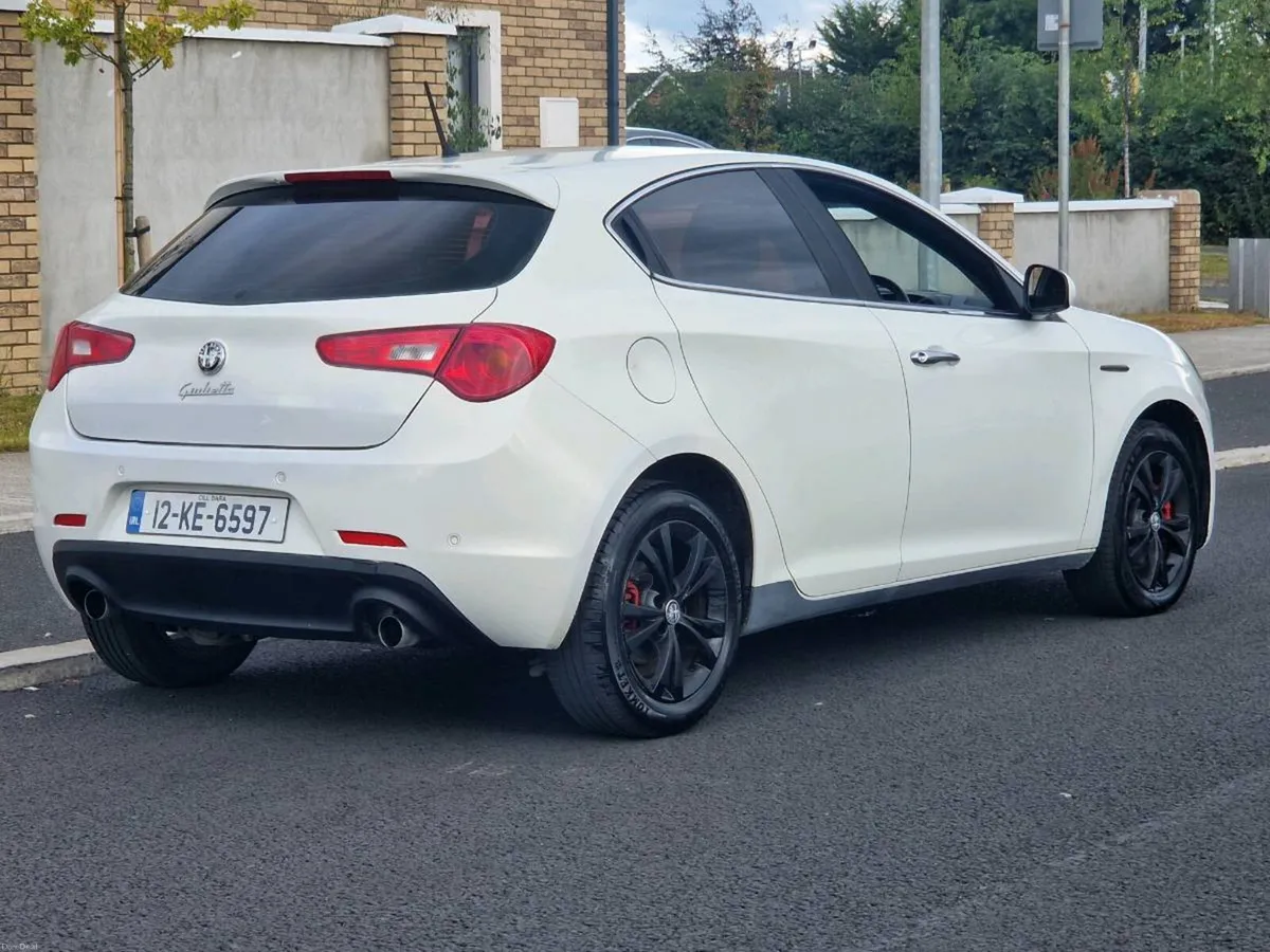 Alfa Romeo Giulietta 2.0 Automatic Diesel - Image 3