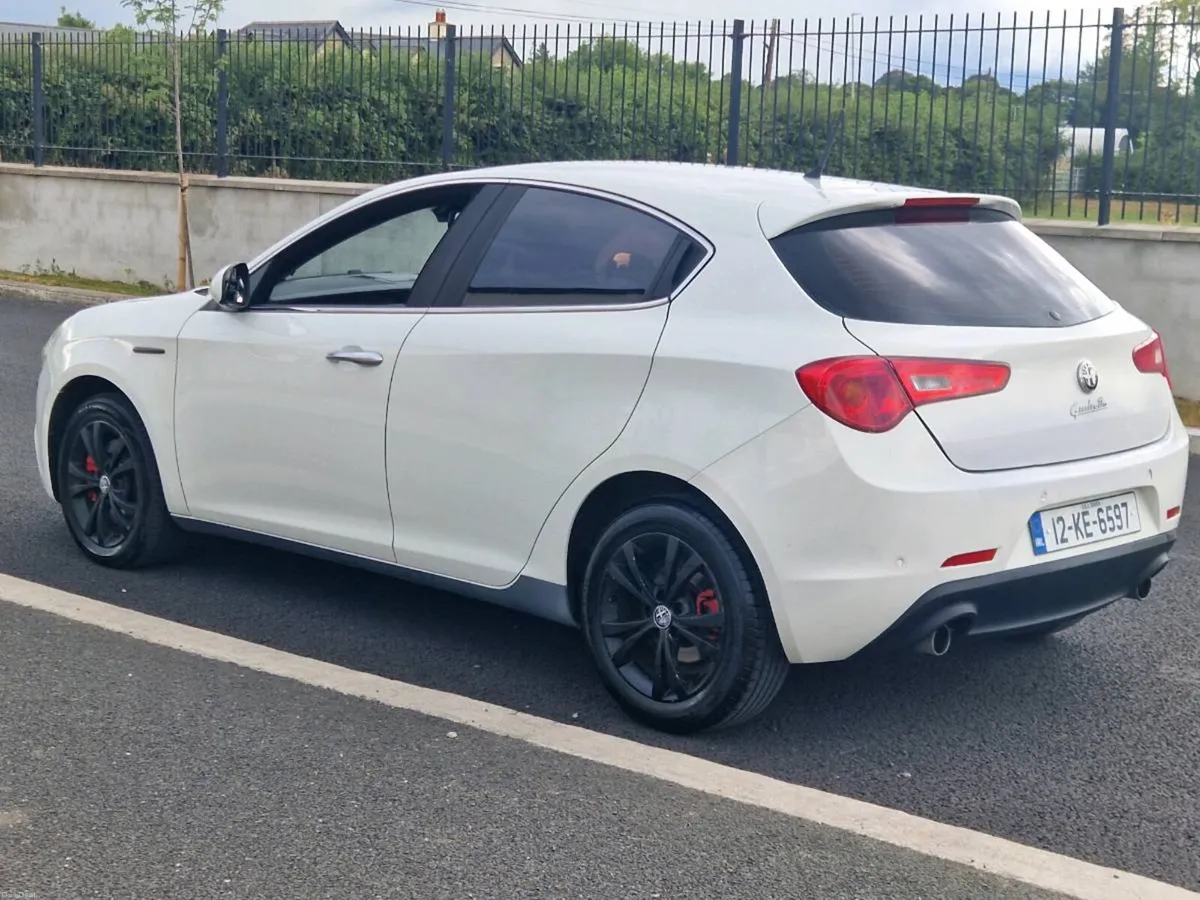 Alfa Romeo Giulietta 2.0 Automatic Diesel - Image 5