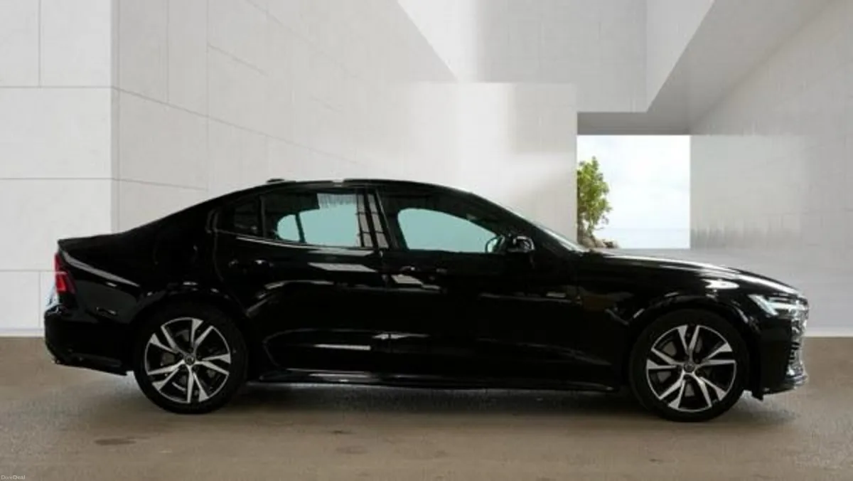 2022 VOLVO S60 T8 PHEV AWD  R DESIGN - Image 2