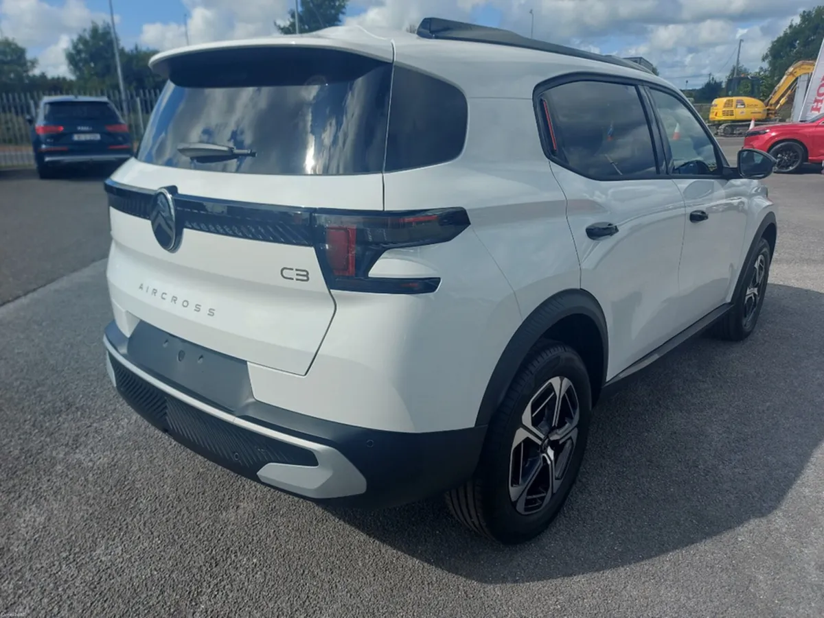 Citroen C3 Aircross Plus MHEV 1.2 petrol Auto - Image 6