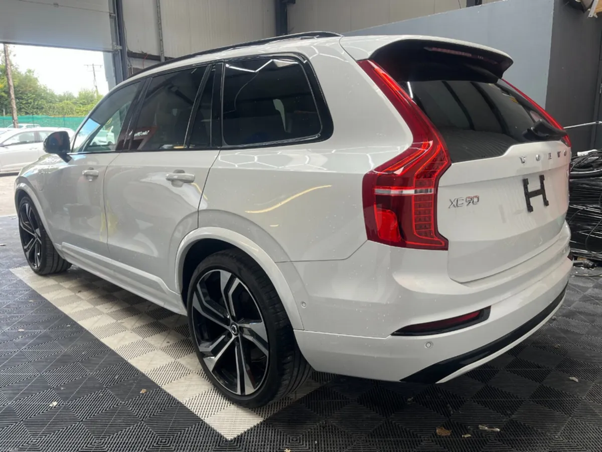 Volvo XC90 2023 XC90 4WD RECHARGE ULTIMATE T8 AWD - Image 5