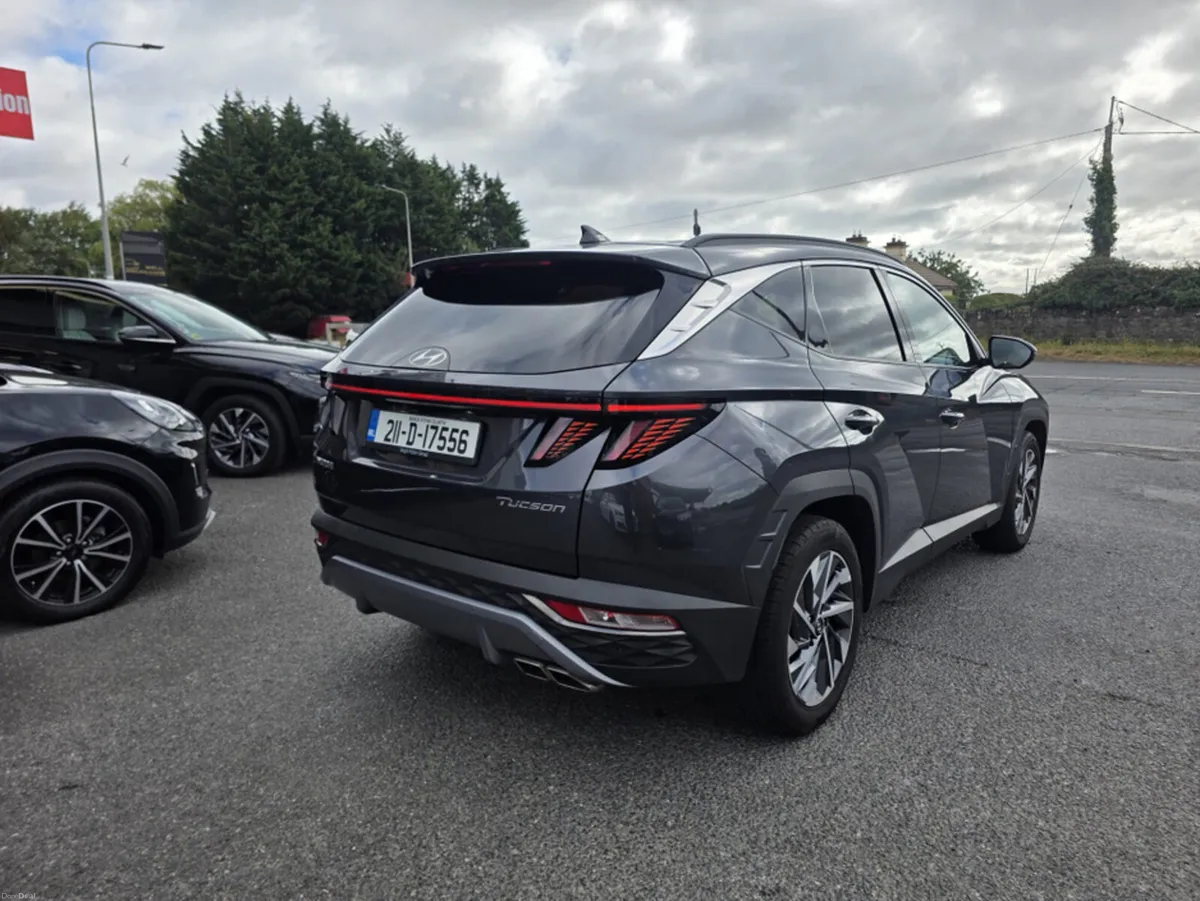 Hyundai Tucson IX35 EXECUTIVE PLUS 5DR DIESEL - Image 3