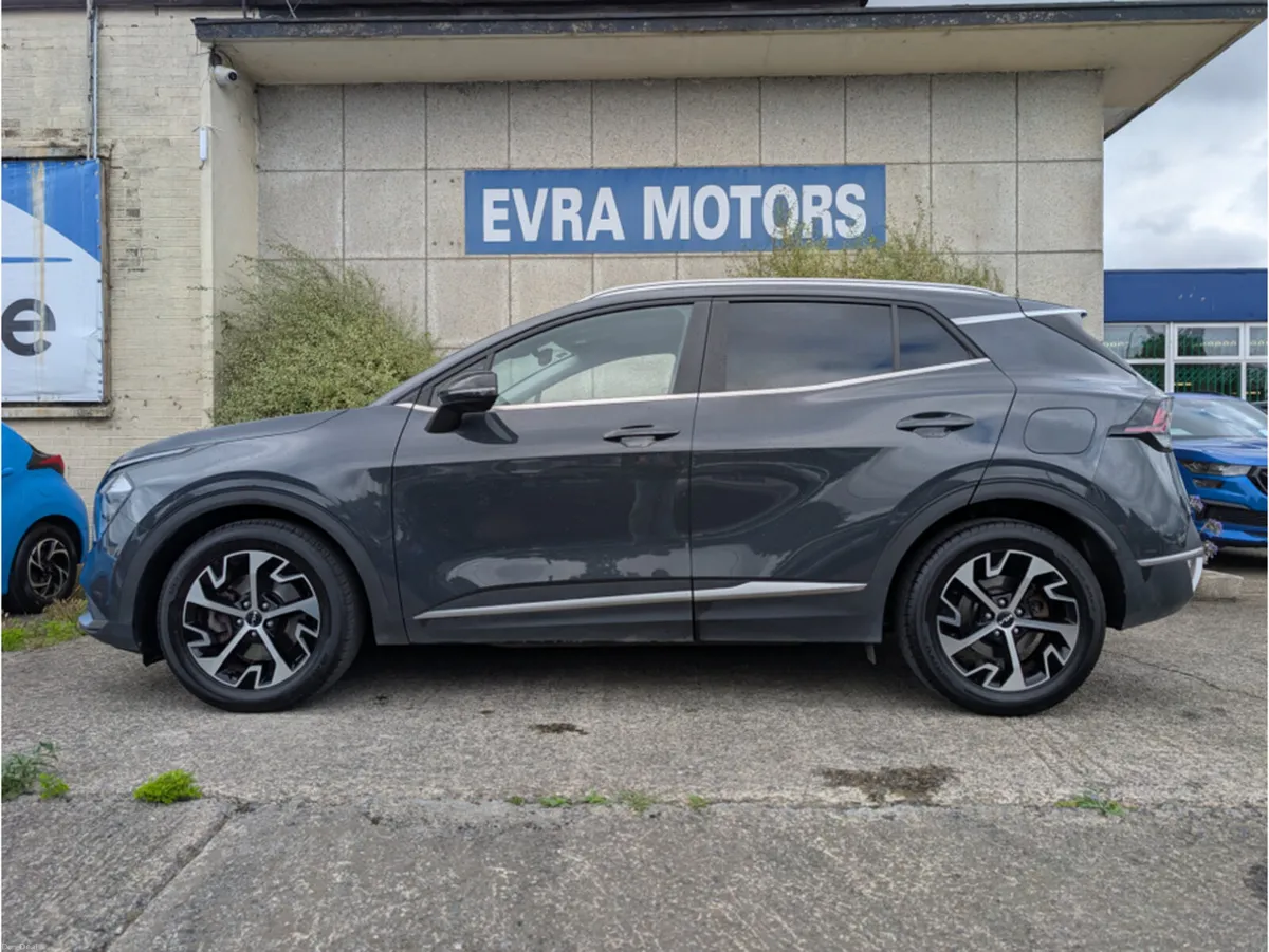 Kia Sportage K3 MHEV MANUAL 1.6 PETROL //HALF LEAT - Image 4
