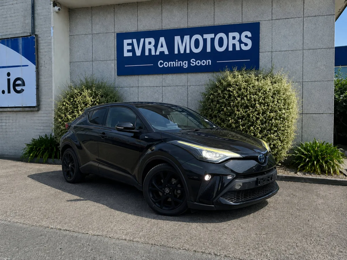 Toyota C-HR SOL NERO HYBRID AUTOMATIC 1.8 PETROL / - Image 1