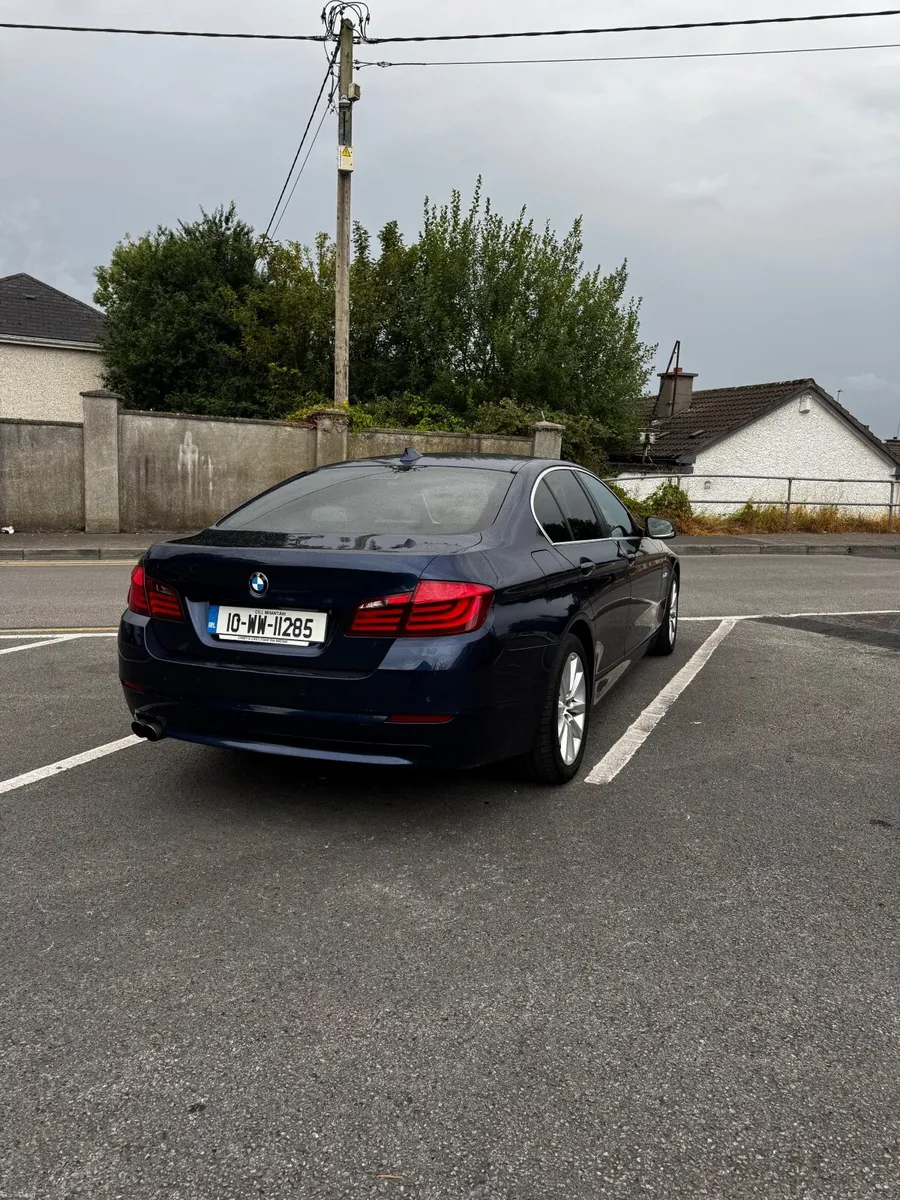 BMW 5-Series 2010 - Image 5