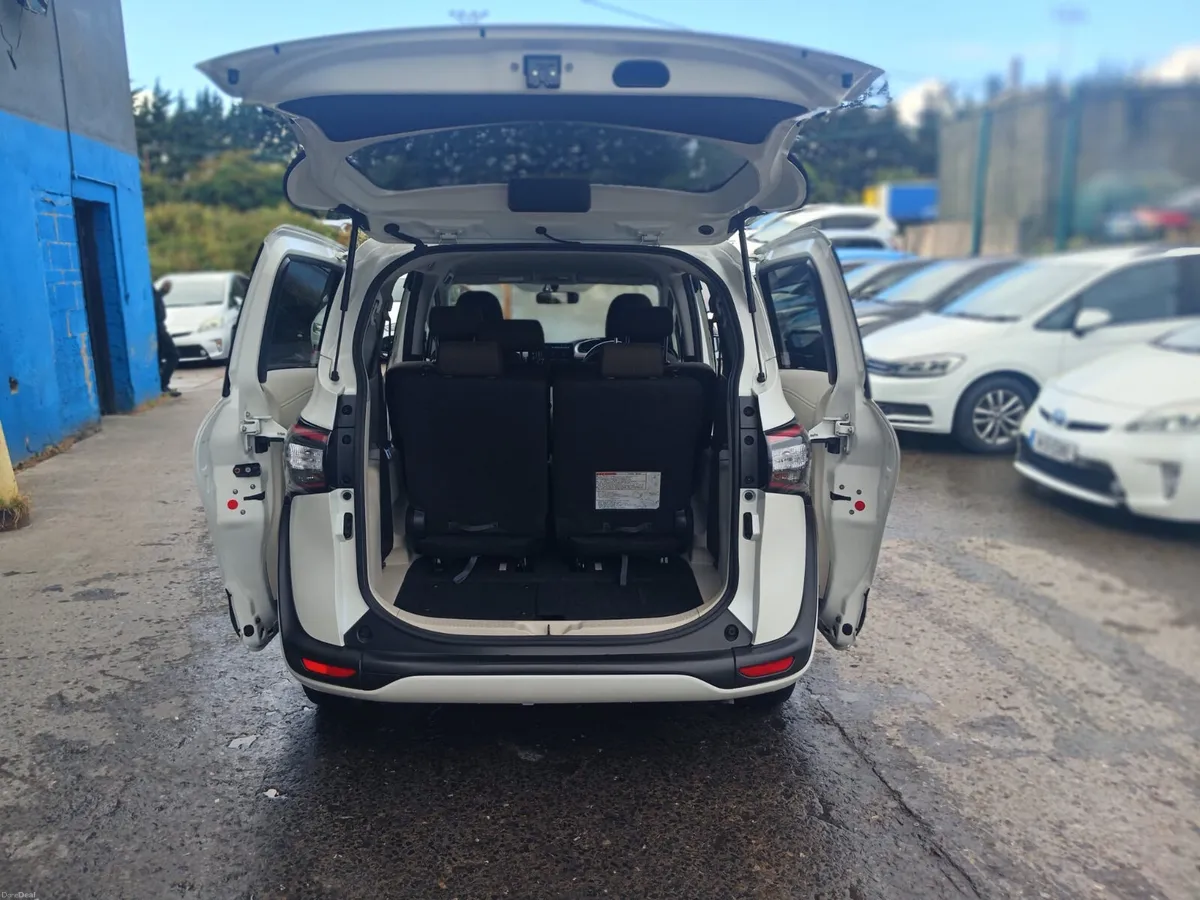 2017 Toyota Sienta Hybrid 7 Seater Automatic - Image 6