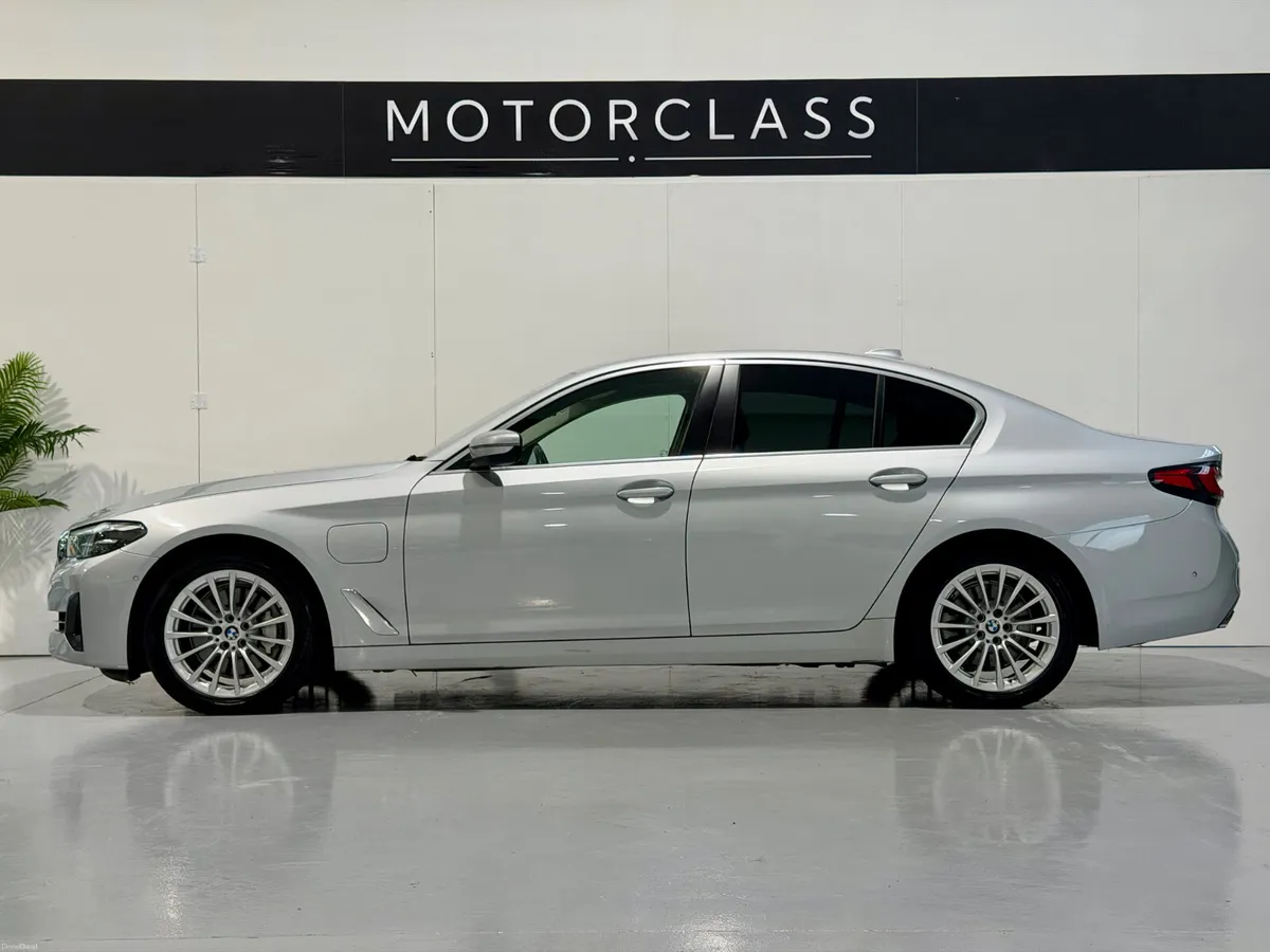 2021 BMW 5 Series 530E 2.0 Petrol Plug In Hybrid - Image 4