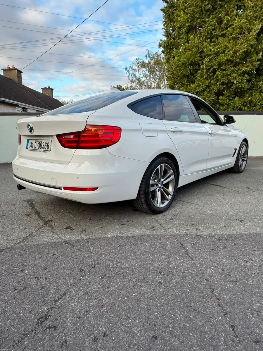 2014 BMW 318D Gran Turismo sport - Image 3