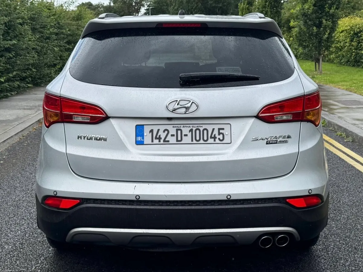 Automatic Hyundai SantaFe Low Miles - Image 5