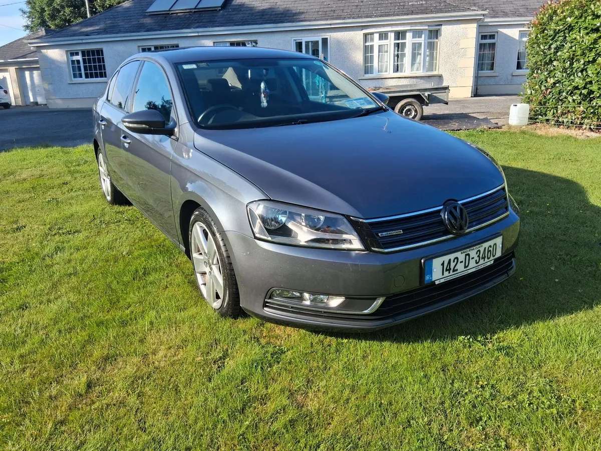Volkswagen Passat 2014 - Image 2