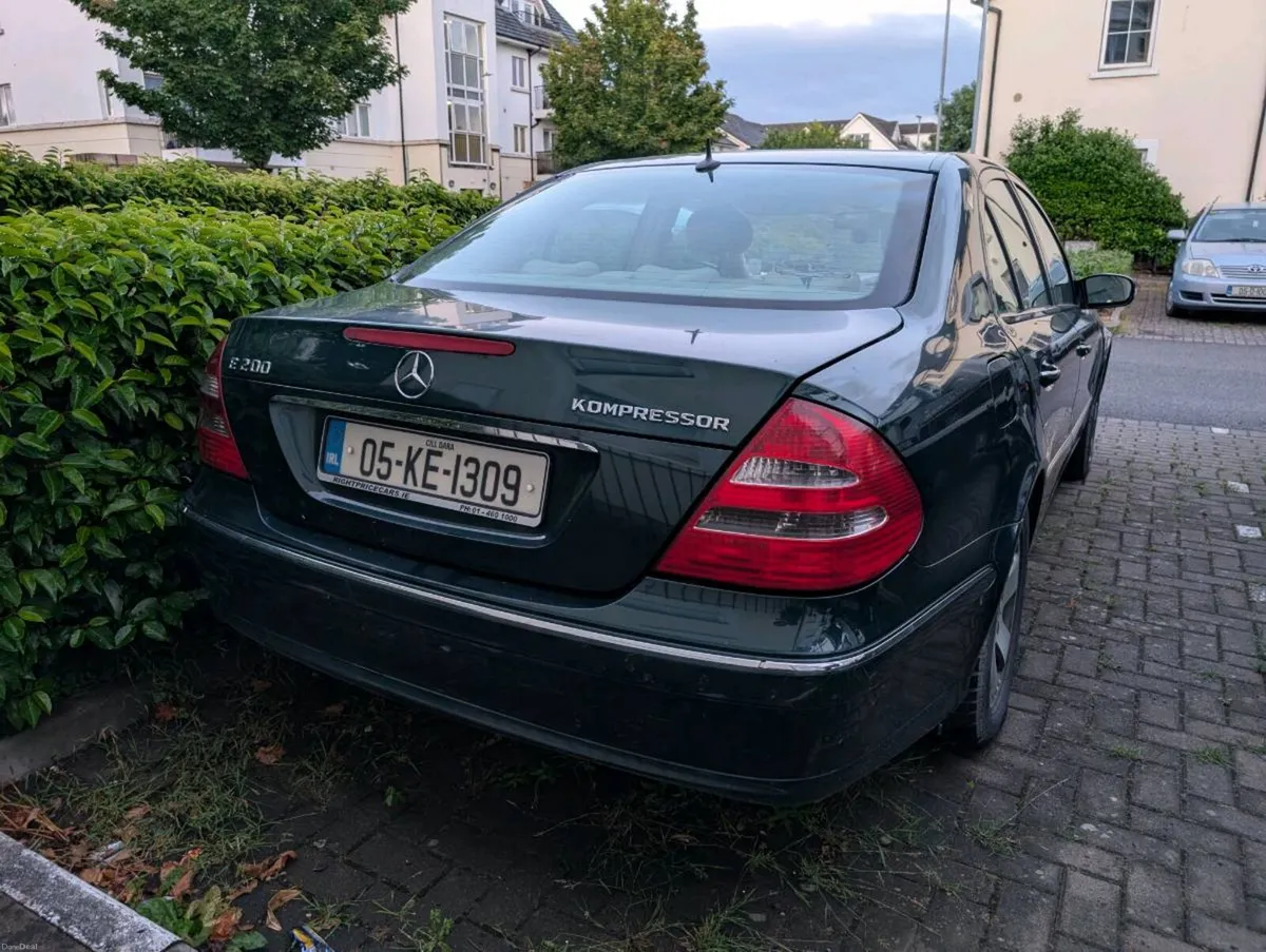 Mercedes E200 - Image 3