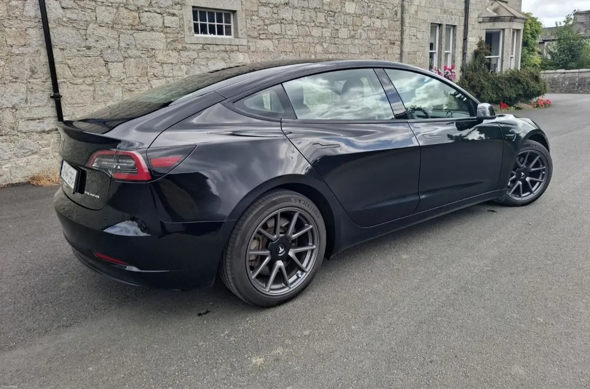 Tesla 3 2021 AWD Long Range Enhanced Auto pilot - Image 3