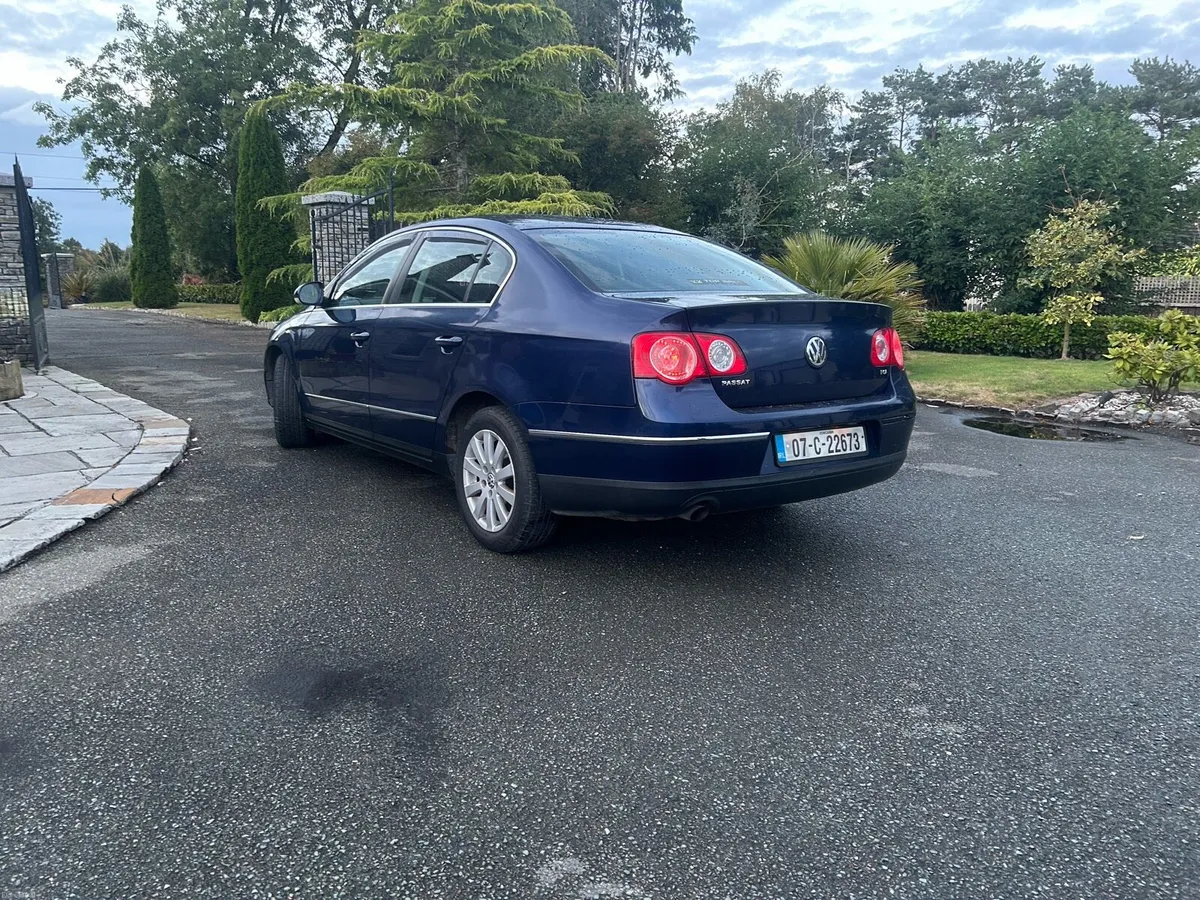 Passat 2007 1.6fsi - Image 1