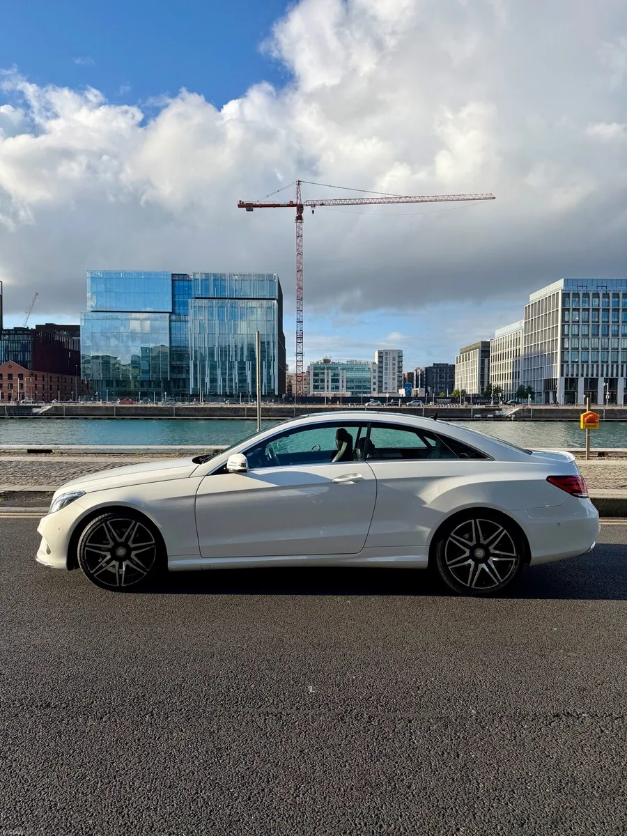 Mercedes Benz E-Class Coupe E220D AMG Line-Sunroof - Image 6