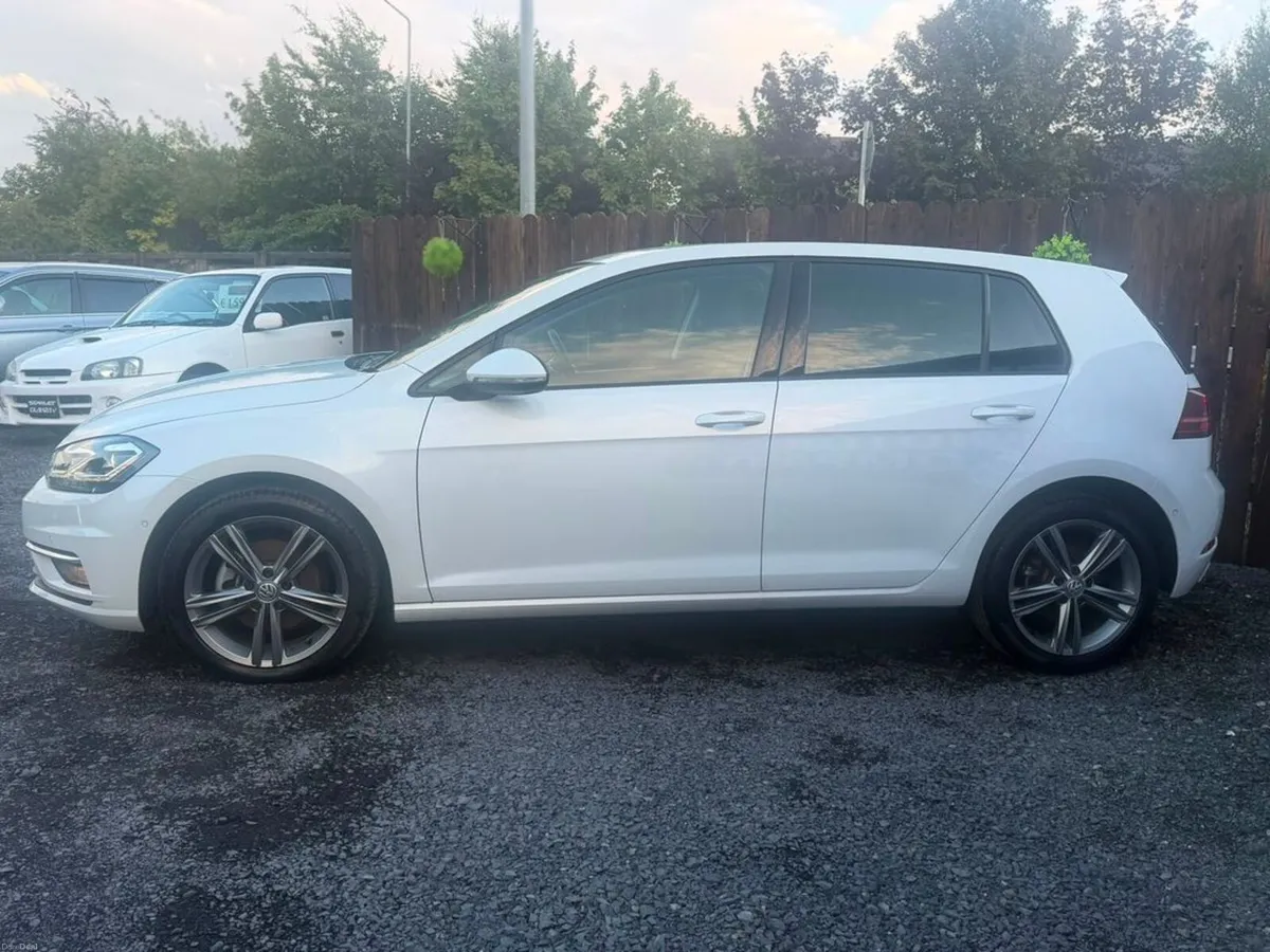 Volkswagen Golf HIGHLINE W/ LEATHER - 75KMS - Image 4