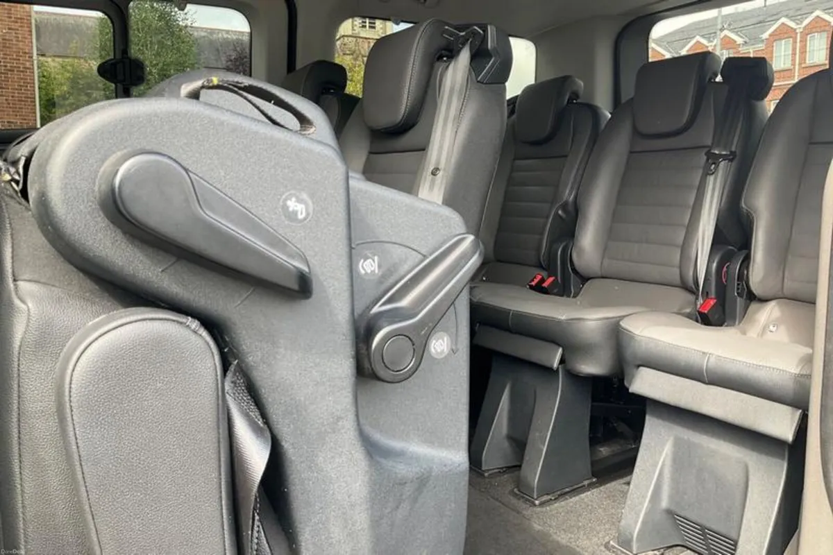 Ford Tourneo Custom L1  FWD 2.0 EcoBlue 130ps L/R - Image 4