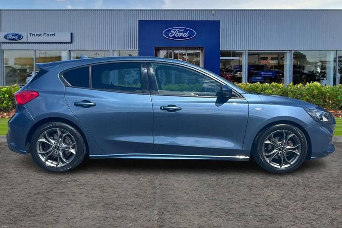 Ford Focus 1.0 EcoBoost ST-Line 5dr - PARKING SENS - Image 3